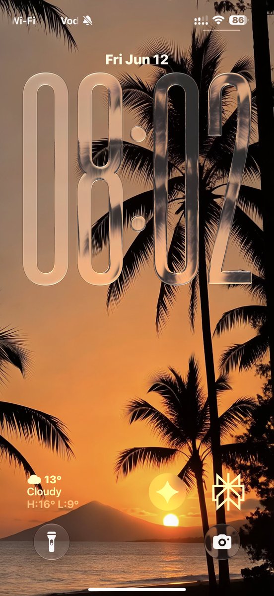 MikeKolarik's tweet photo. Vytvorte si svuj wallpaper jen popsanim promptu v ios27😉 https://t.co/lyzCm13XED