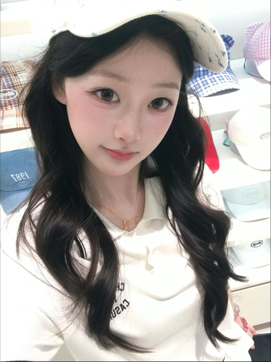 CreamLullabyYu's tweet photo. 今天韩韩的~ 𝙈𝙢𝙡𝙜🤍
好喜欢Mmlg的大镜子 https://t.co/BCbMUeTCwy