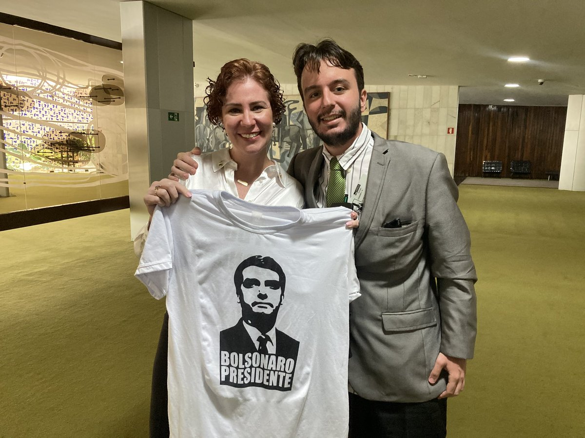 leonardofaco's tweet photo. Contra a farsa maquinada em Maio de 2025 em Brasília, hoje eu posso dizer: #CarlaLivre #LibertáPerCarlaZambelli https://t.co/Efq36XKjAQ