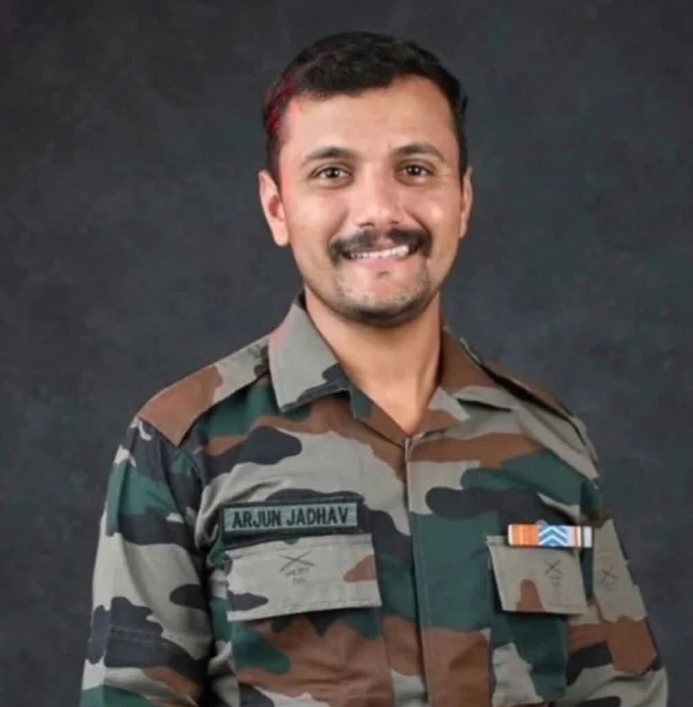 Defencetamil's tweet photo. வீரவணக்கம்

Sapper ஜாதவ் அர்ஜுன் ராஜேந்திரா 🇮🇳🇮🇳💐 https://t.co/9JAPe3hGjr