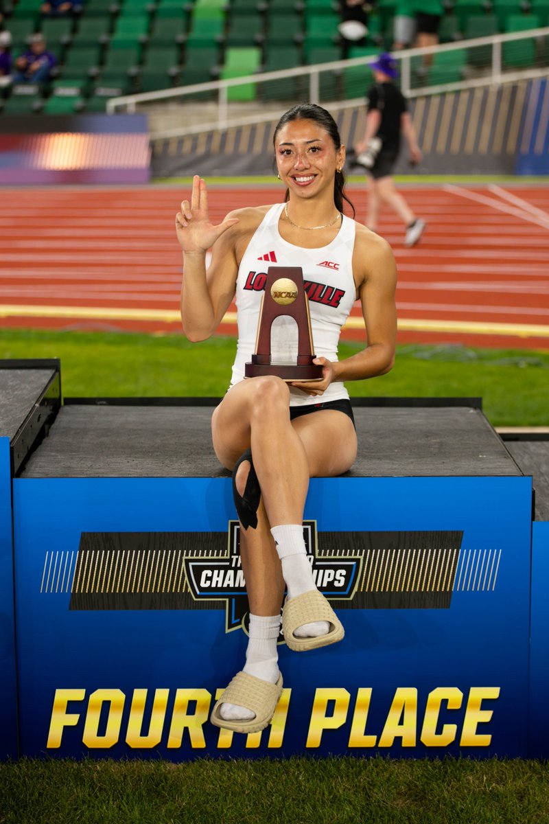 LouisvilleTFXC's tweet photo. A performance for the record books under the brightest lights ✨

Ashley Callahan - NCAA Pole Vault 4th Place

#GoCards https://t.co/Najarf8ElX