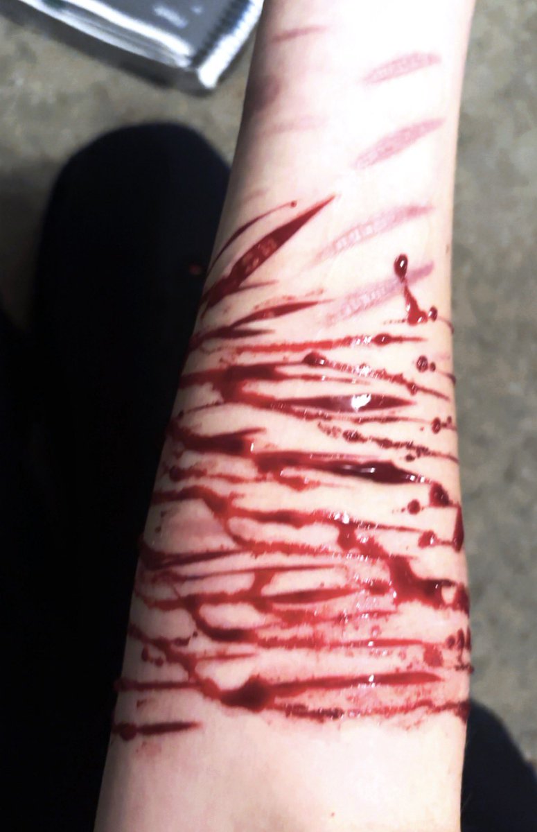 ratzz09's tweet photo. What these fake SFX cuts might look like healed ALL FAKE CGI #sfx #shtwt #slittwt #shedtwt https://t.co/SZ7TePVYif