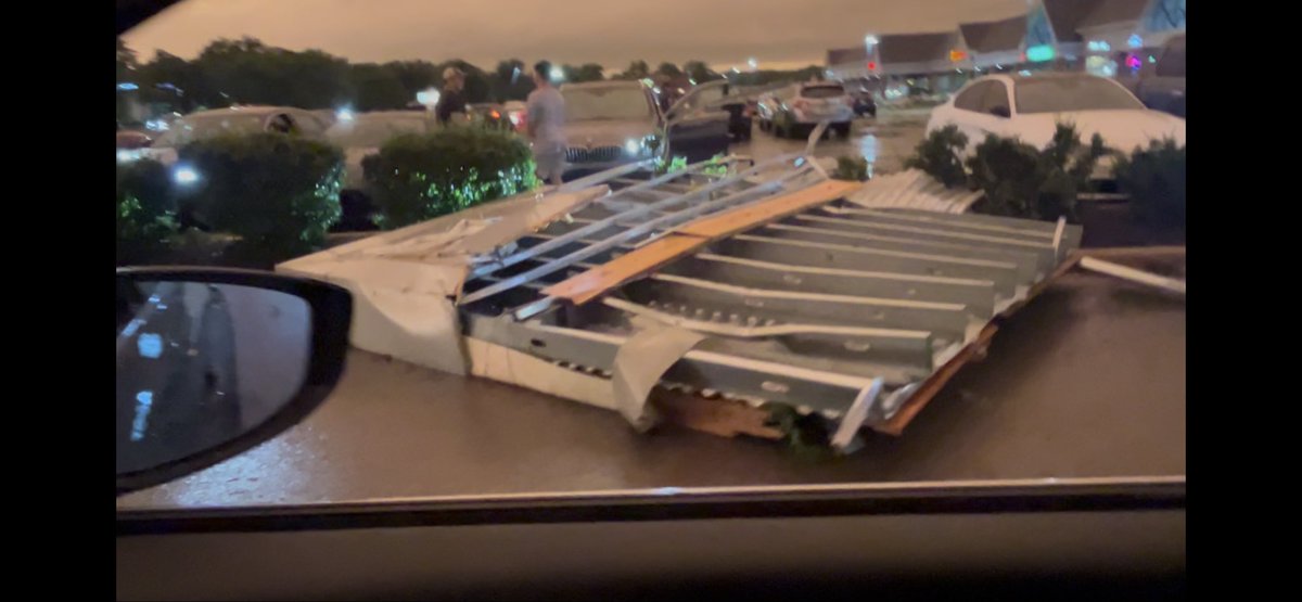 TonyDobrez's tweet photo. Tornado damage on Rt 59 https://t.co/haIqNPMXpb