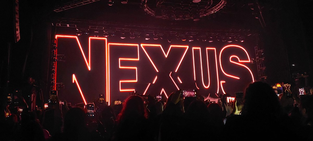 Any_3898's tweet photo. Sobre o show do Monsta x: O Joo chamando a gente de esposa, o Nunu emocionado dizendo que ñ conseguia expressar o quanto tava grato, o Kiki com a bandeira dele careca,  I'M de papelão no palco, o Joo gravando o "eu ñ vou embora" pra fazer música...foi incrível
#monstaxnobrasil https://t.co/OQgYqr7Yo7
