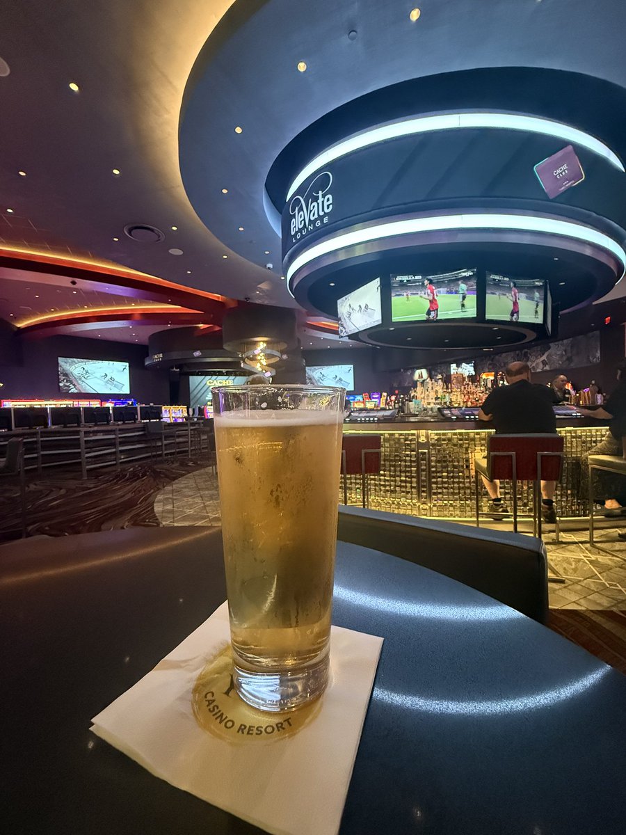 VicsLit's tweet photo. Casino beer World Cup Stanley cup. Happy Thursday https://t.co/iwcQcikKKj