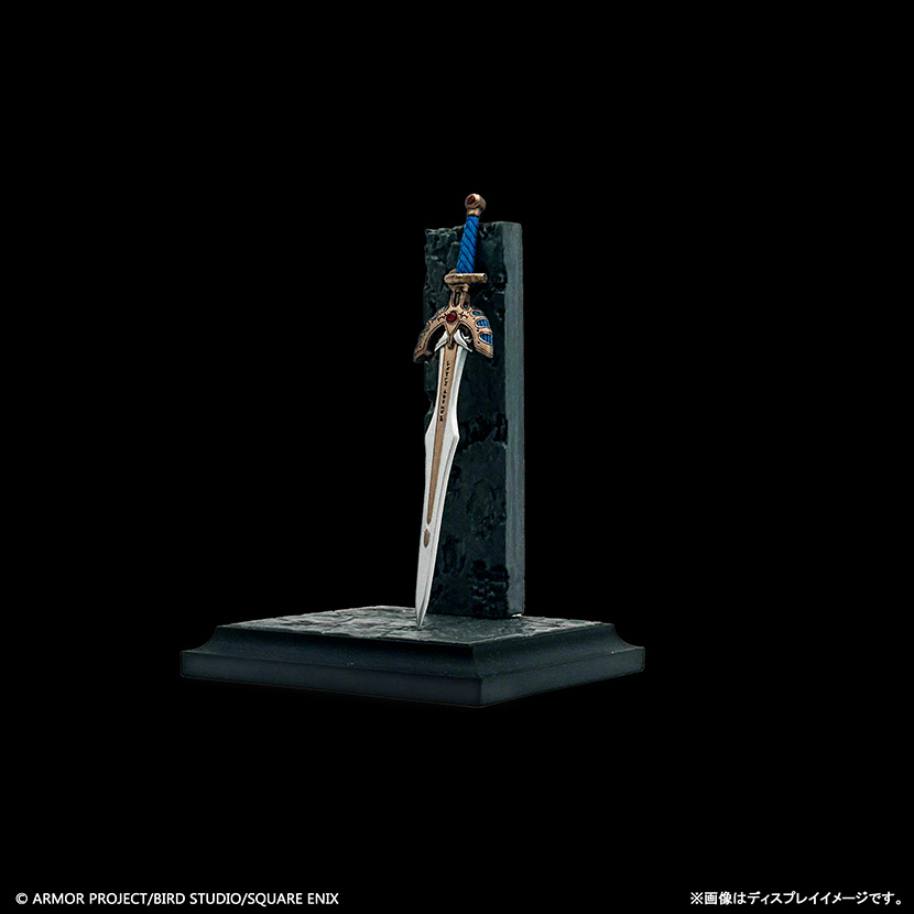 DQ_Goods's tweet photo. スクエニe-STOREで予約開始！

ドラゴンクエスト　ウェポンズコレクション　Vol.1

第1弾にはロトの剣、ロトの盾、こんぼう、やいばのブーメラン、ドラゴンキラー、みかがみのたてがラインナップ。
それぞれに台座も付属し、お好みで飾りつけることができます。

https://t.co/nhmjS7gDFM https://t.co/dMic0hOdxn
