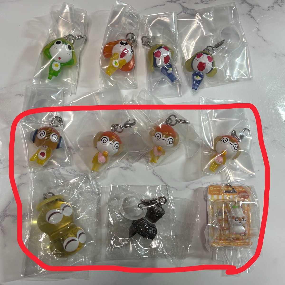 ysj_trak's tweet photo. @1【交換譲渡】めじるし ガチャ モリゾーとキッコロ ケロロ ぷよぷよ ロック サンリオ ミニチュアパッケージ クリスタル

譲)キッコロB モリゾーA ちびケロ タママ（カラーシャッフル） ちびタマ クルル ちびクルル きいろぷよ ドレス コロコロクリリン マイメロ
求)ご提示下さい
譲渡は赤枠含めて希望 https://t.co/kM5S9ZODfw