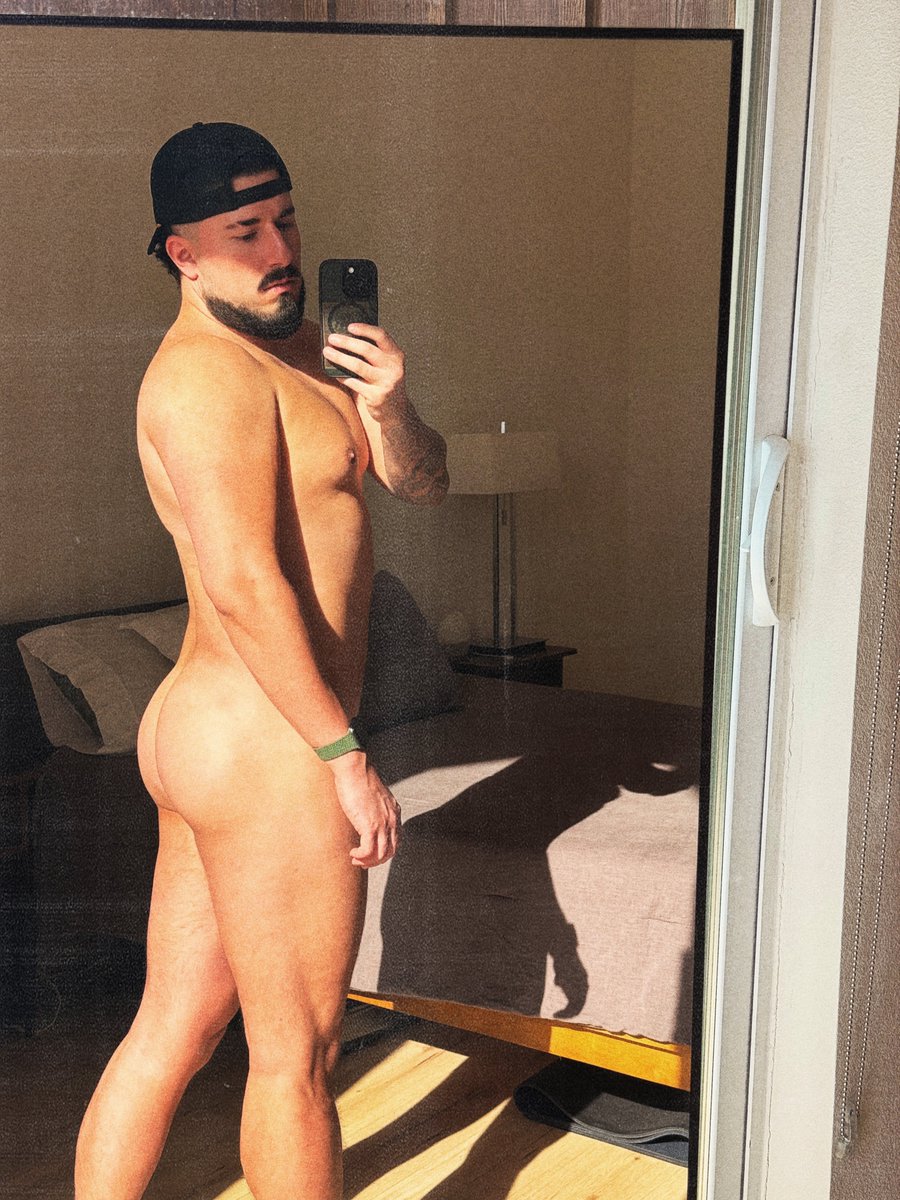 codyalantxxx's tweet photo. pov i’m your boyfriend https://t.co/goLrPMYfGb
