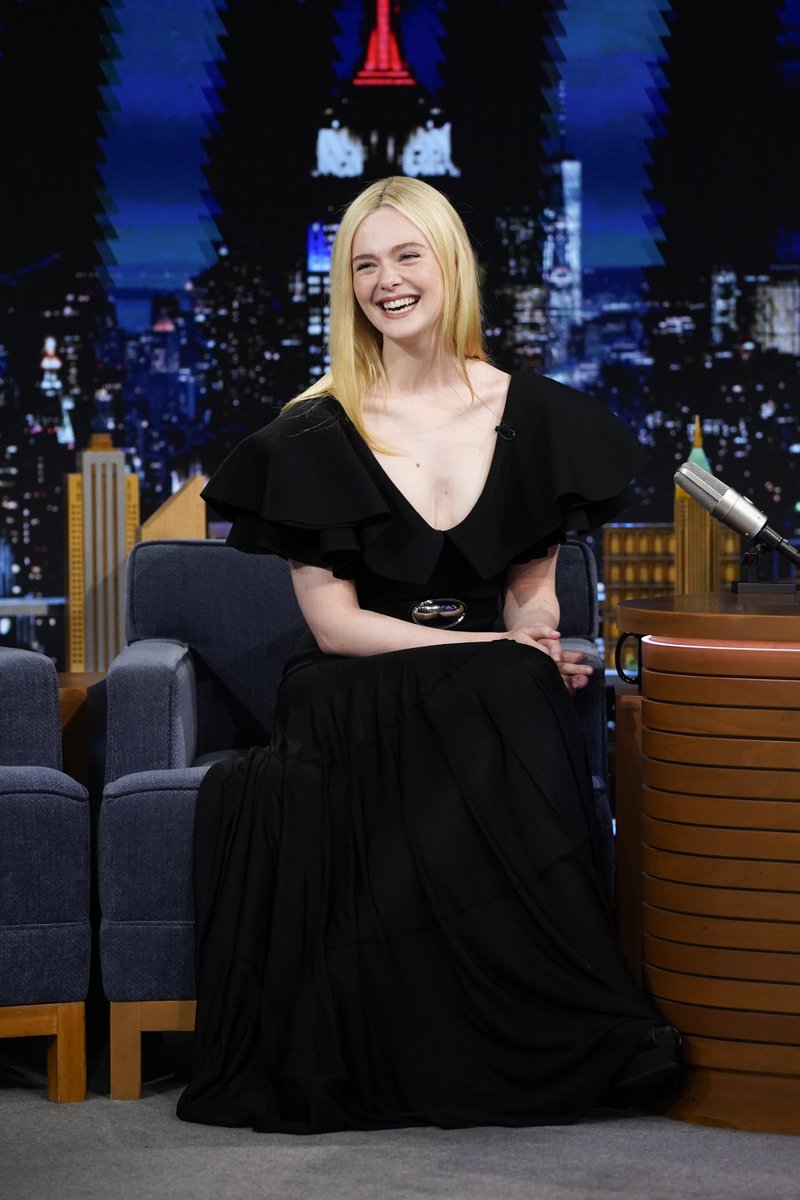 Elle Fanning on The Tonight Show Starring Jimmy Fallon tonight. 🖤