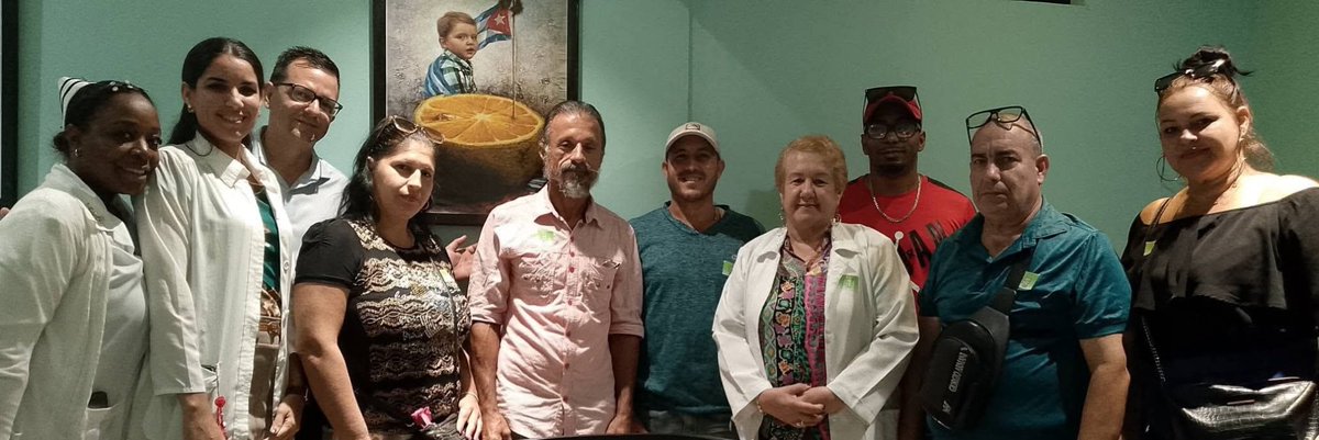 RefineraCienfu1's tweet photo. @DPSCfgos , homenajea a donantes con sangre poco común. Entre ellos, a Pablo Luis Hall, trabajador de @RefineraCienfu1 que dona desinteresadamente, demostrando la nobleza del sector industrial.
#PetrolerosPorCuba 
#JornadaDelDonante https://t.co/wTsG5PxOEG