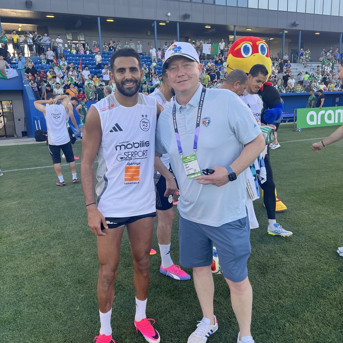 jbooker123's tweet photo. Amazing day at Rock Chalk Park with @LesVerts Algeria National Team and getting to meet @Mahrez22.  Proud of our KU Athletics operations team for hosting @FIFAWorldCup basecamp and the extra efforts they have put in.  Rock Chalk! https://t.co/2jwAWh4ASo