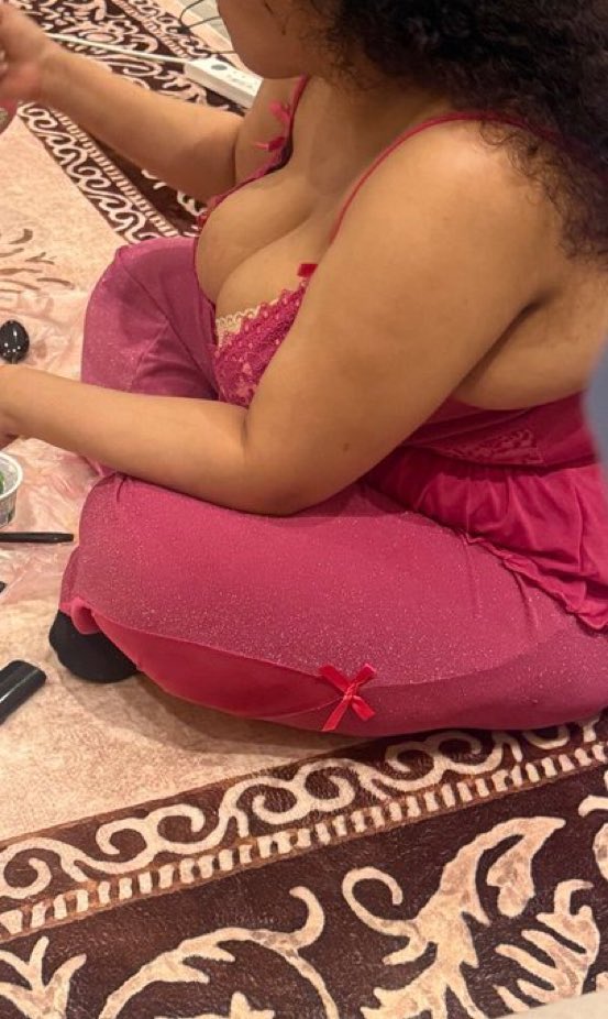Ycnysn's tweet photo. كيف اصير رجال وقحطانيتي كذا 🥺🥺🐷 https://t.co/4utbtrikp4