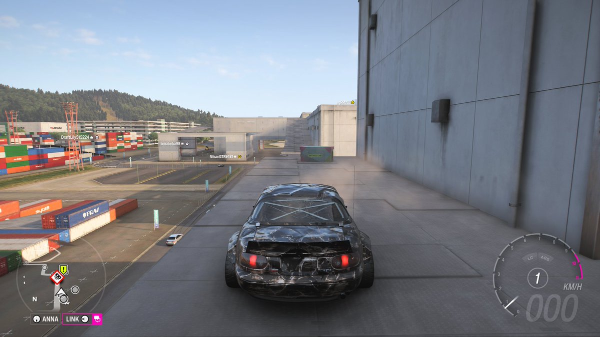 zooska's tweet photo. やっと箱見つけたァァァ!
傷だらけの勇姿よ…すまぬ…
#FH6
#XBOX https://t.co/ouVFD6WbrX