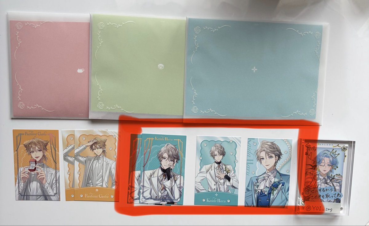 yyyyyyjoyfull's tweet photo. @YOI__smg はじめまして、かわのと申します。検索から失礼いたします。当方画像のお品物を所持しているのですが、赤枠(画像お借りしました)との交換は可能でしょうか？よろしければご検討お願いいたします。 https://t.co/XkYpki7bfe