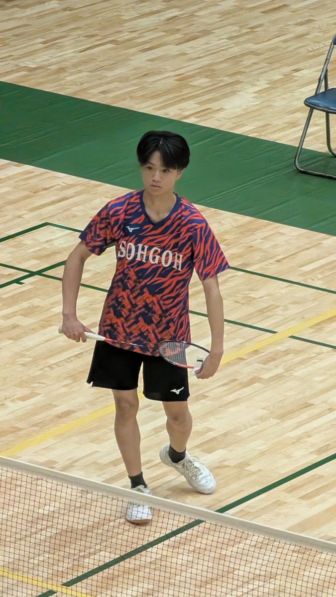 kisoh_bad's tweet photo. 令和8年度
第79回千葉県高等学校総合体育大会

男子団体

1回戦
木更津総合VS敬愛学園
                     2-3
#木更津総合 #バドミントン #MIZUNO

どのコートよりも熱く長く粘り強くみんなで戦うことができました。先輩たちの勇姿を励みに新チームでもチーム一丸で戦えるように頑張ります‼️ https://t.co/ARmFBAPpTn