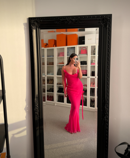 w1fenextdoor's tweet photo. which pink would u secretly hope to see me wearing?🌸👀 https://t.co/FbTexBoWe1