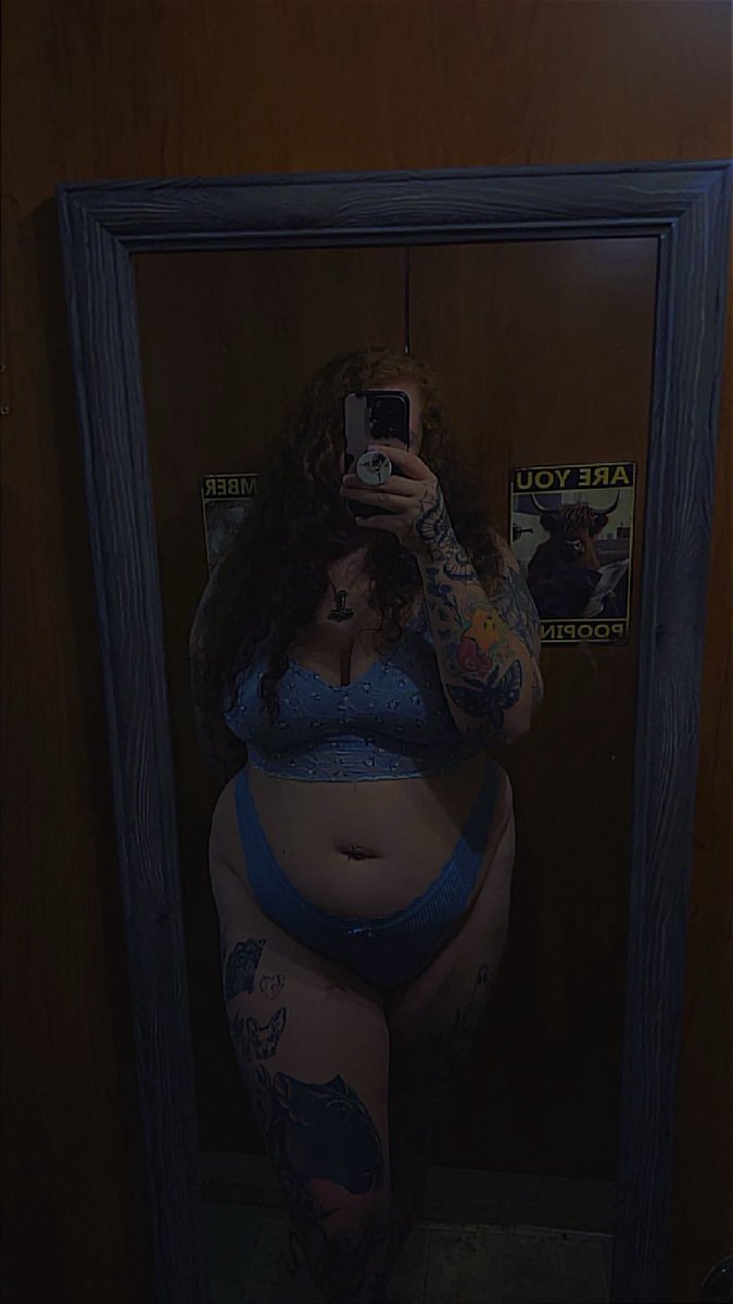 MoooBerry01's tweet photo. More to hold onto anyone? 😘 #bbw #nsfwtwtًً #feetfetısh #feetworshi̇p https://t.co/UcU5GQW3md