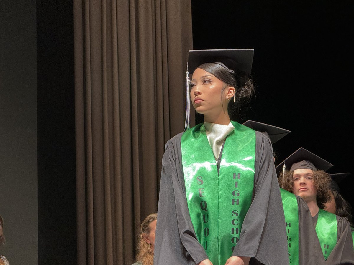 DrIanBSaltzman's tweet photo. Tonight we celebrate the Sequoia High School Class of 2026 and all they have accomplished! 💚🎓 

This milestone reflects the hard work of our students and the unwavering support of the families and staff who helped them reach this moment.

#TogetherWe #WeAreEPS https://t.co/6r3Wwvi3ii