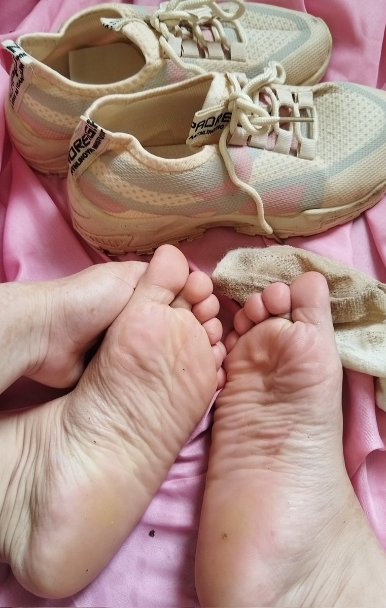 send2yssa's tweet photo. 3 km done. Soooo tired. https://t.co/WjP4YbxY7T