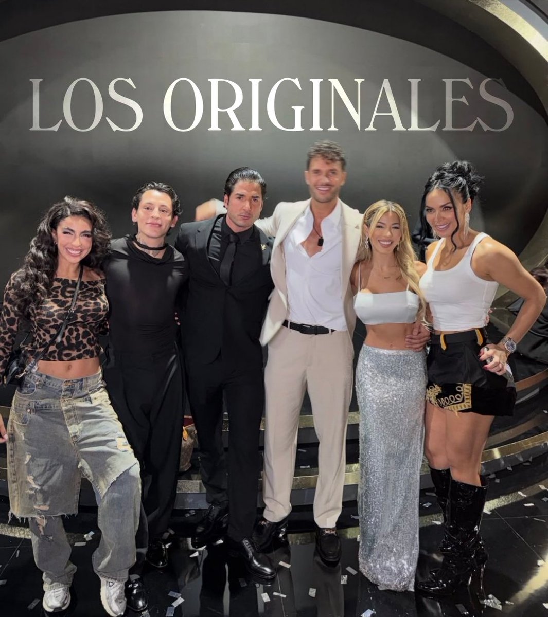 ShelbyT182's tweet photo. Mi tribu mi manada mi familia 

LOS ORIGINALES DE TIERRA 🥹🌎

LOS GANADORES. TRAGUEN. 
#LCDLF6 #FabioGanador https://t.co/L5atpzNZPC