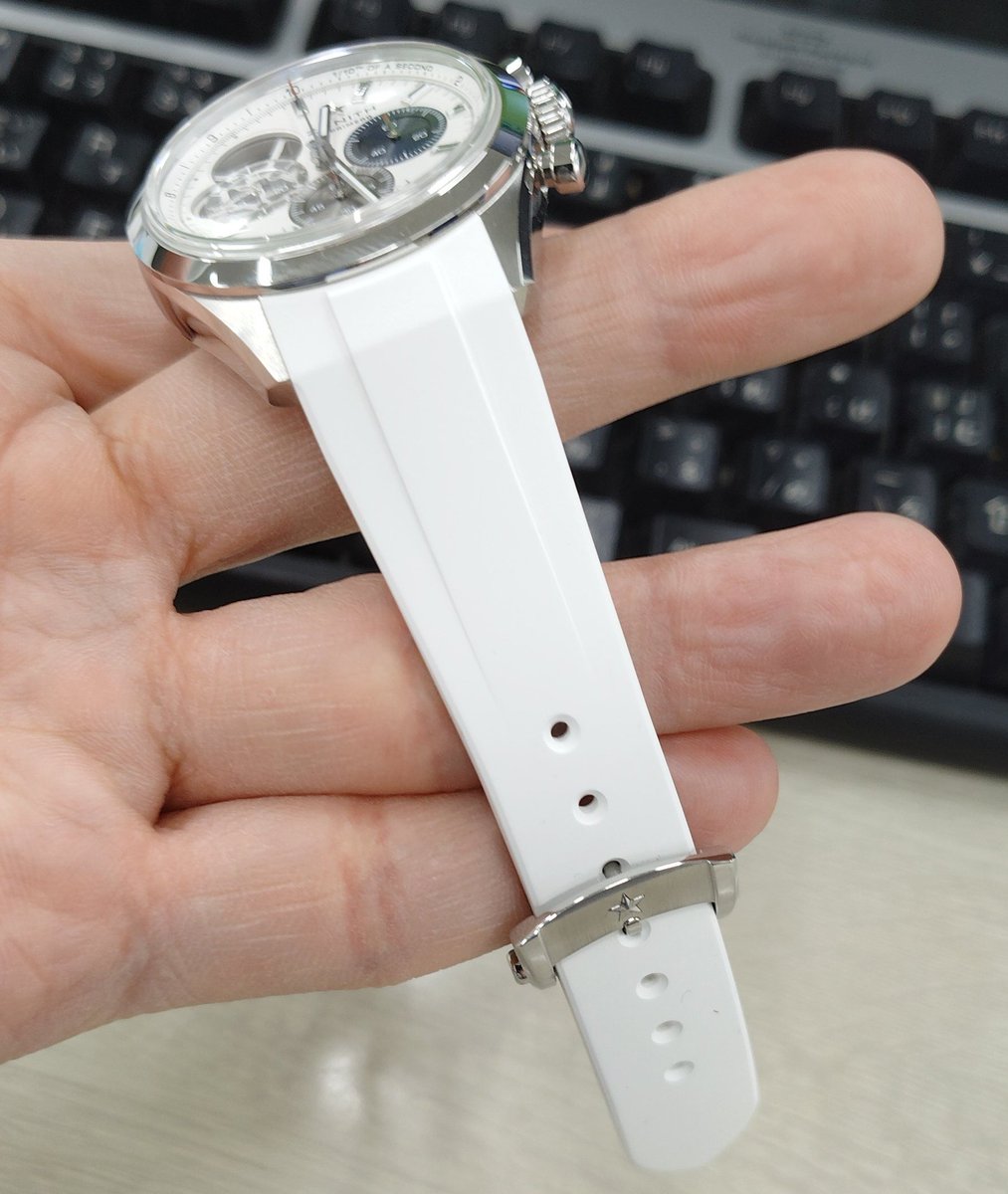 午後からゼニスのクロノマスターオープン×白ラバーにチェーンジ😁