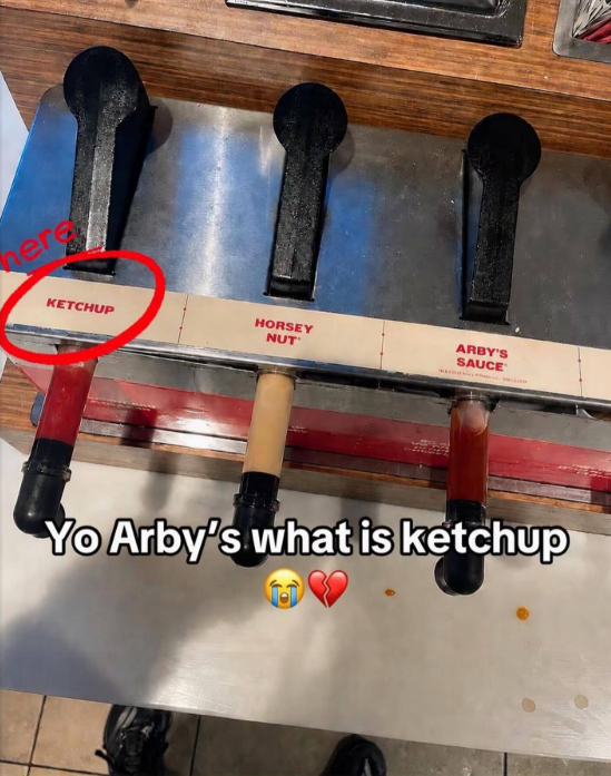 Susflamebbg's tweet photo. wtf is arbys sauce???? https://t.co/cXJejrsRbP