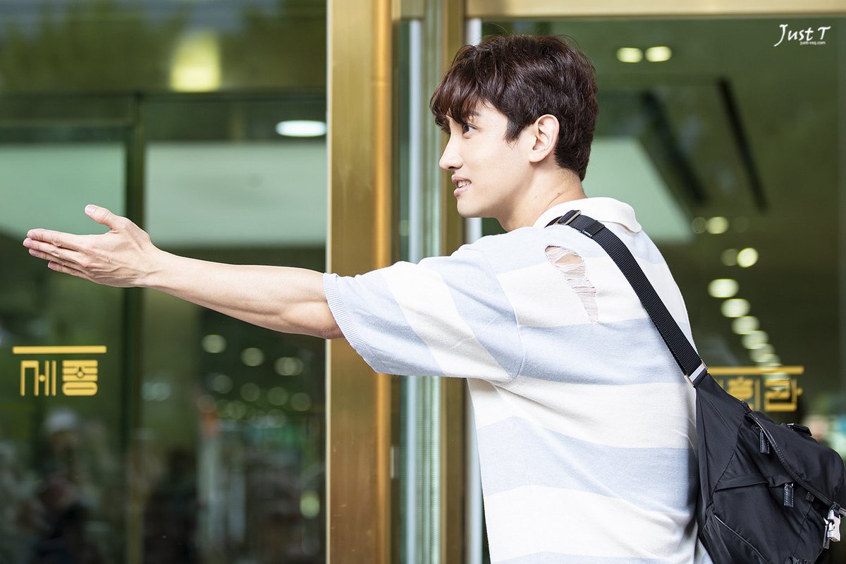 TOS_218's tweet photo. 240612
 「벤자민 버튼」 퇴근 
©️logo

#최강창민 #심창민 #MAX_CHANGMIN #チャンミン #沈昌珉
#동방신기 #TVXQ! #東方神起 https://t.co/bUKY3yUs5U