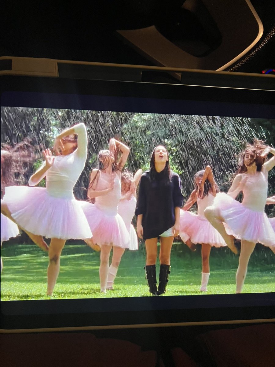 werentmine2lose's tweet photo. OHHHHH MISS OLIVIA RODRIGO. 10s ALL ACROSS THE BOARD. THIS MASTERPIECE. I HAVE CHILLS. TIME TO LISTEN TO AOTY #stupidsong #girlsoinlove @LiviesHQ https://t.co/NE3jafbdva