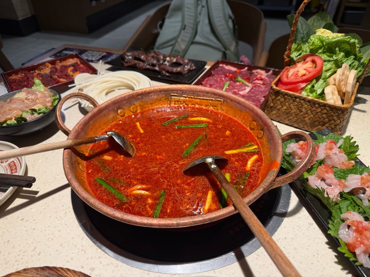 silentkillyou's tweet photo. It’s 1 a.m. and the noodle pot’s still simmering. A warm bowl of tonkotsu ramen fixes every little messy thing in the world right now. ， https://t.co/5lEDjNRxB8