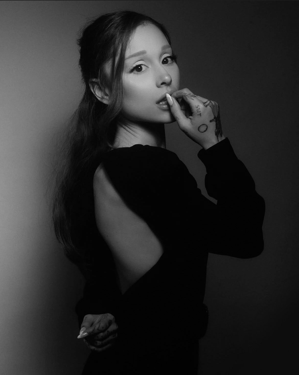 AGSpotify7's tweet photo. 'hate that i made you love me' by Ariana Grande become the fastest female song this year to surpass 100 MILLION streams on Spotify. https://t.co/cCOYyMwpSi