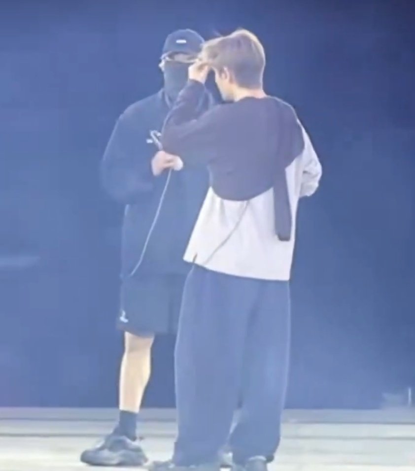 ANightofmagi's tweet photo. baby tae and baby protector jk https://t.co/ISdmp5Iu55
