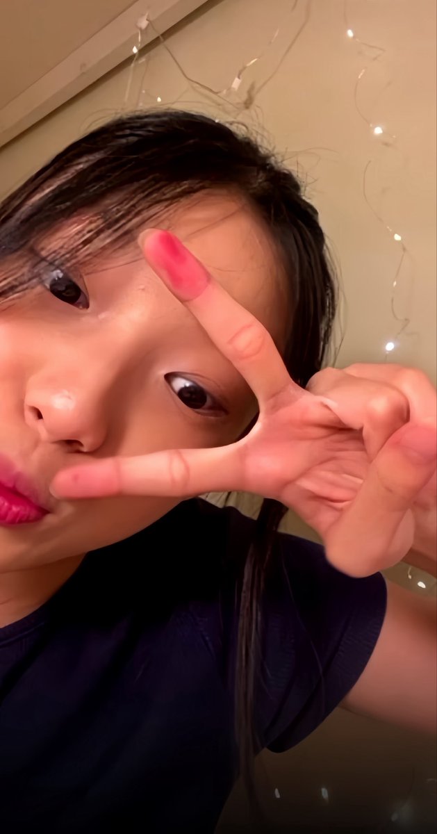 Maxineiu_'s tweet photo. Siapa yang ingin di nyanyikan sama streamer satu ini?!?☝️🤩
#FayDay https://t.co/ahK12lAJTO
