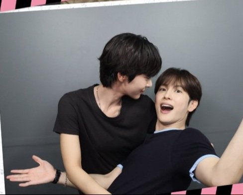 ssloveloveww's tweet photo. 🤦‍♂️🤦‍♂️🤦‍♂️ https://t.co/vh2t8Sy3Ig
