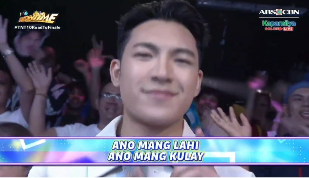 D_marianne23's tweet photo. Hello  and happy Fridayy to our super freshh and charming D!!🥰✨

#DARREN @Espanto2001
#TNT10RoadToFinals https://t.co/YwgHO8MSQR