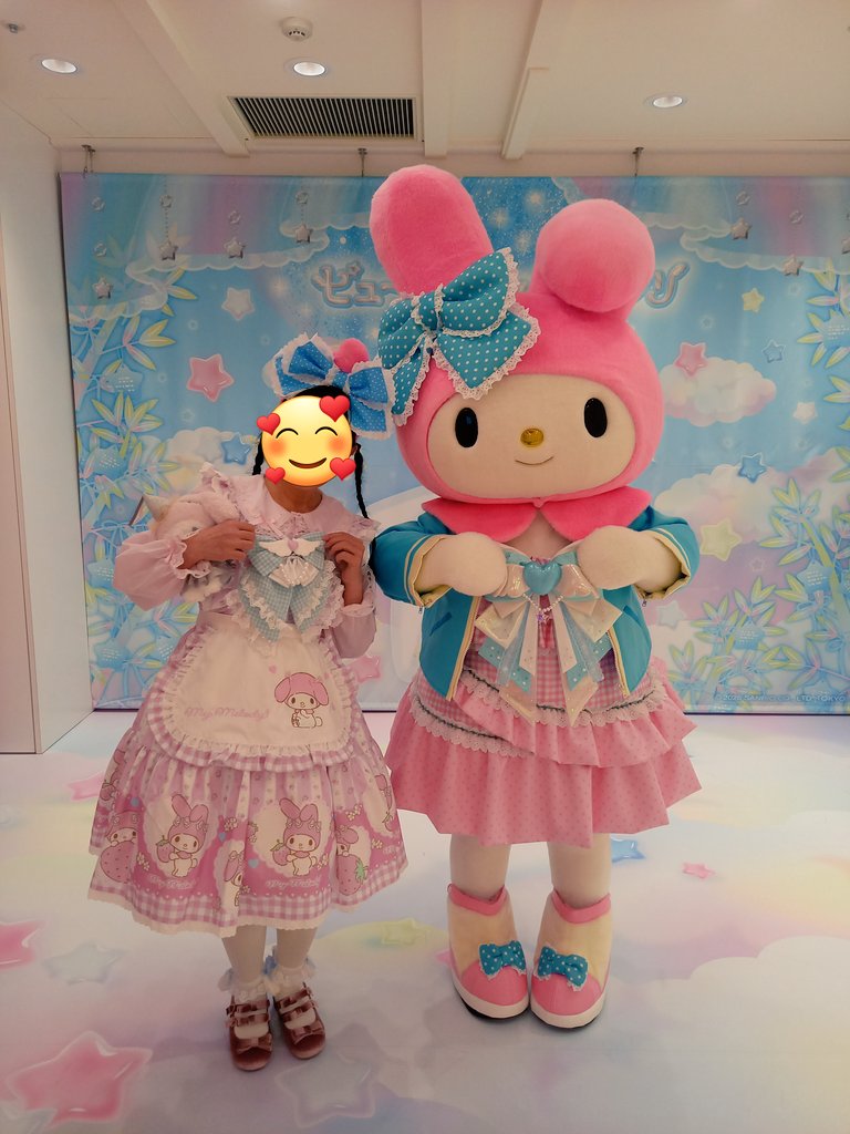1012mass's tweet photo. 2026.06.11
ピューロウィッシュマツリ🎶
マイメロちゃんとグリーティング❤
水玉のリボンと水色のリボン🎀、お揃いに作って✨
イエーイ❗でポーズしたり楽しかった✨　元気出た‼️
ありがとう❤️メロディちゃん😆

#ピューロ　#ピューロウィッシュマツリ　　#マイメロディ https://t.co/Tl4ckJJkxq