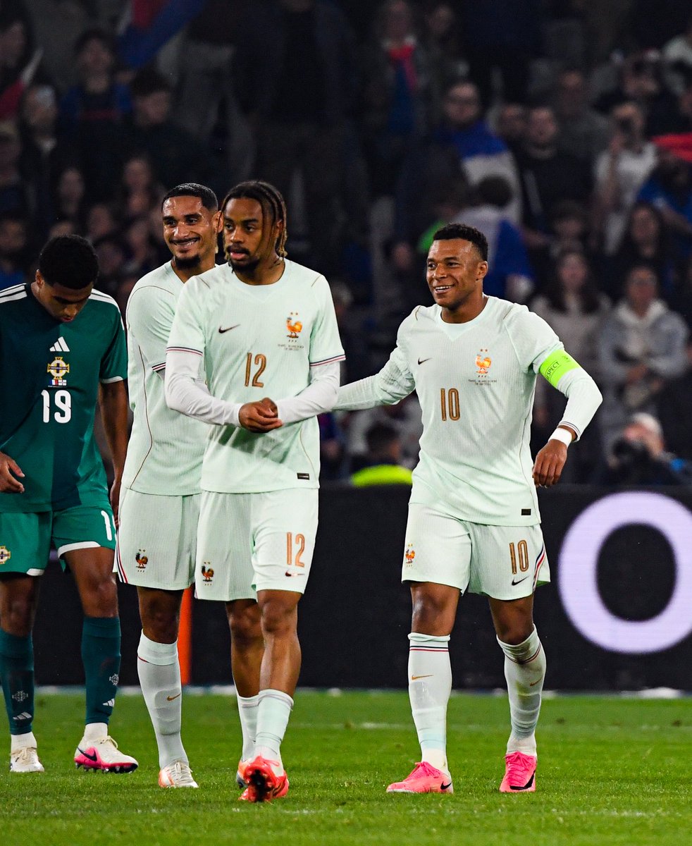 _BeFootball's tweet photo. 🚨 La relation technique entre Barcola et Mbappé apparaît PLUS FLUIDE que celle entre Mbappé et Doué. 

(@lequipe) https://t.co/AF2IqjwYFR