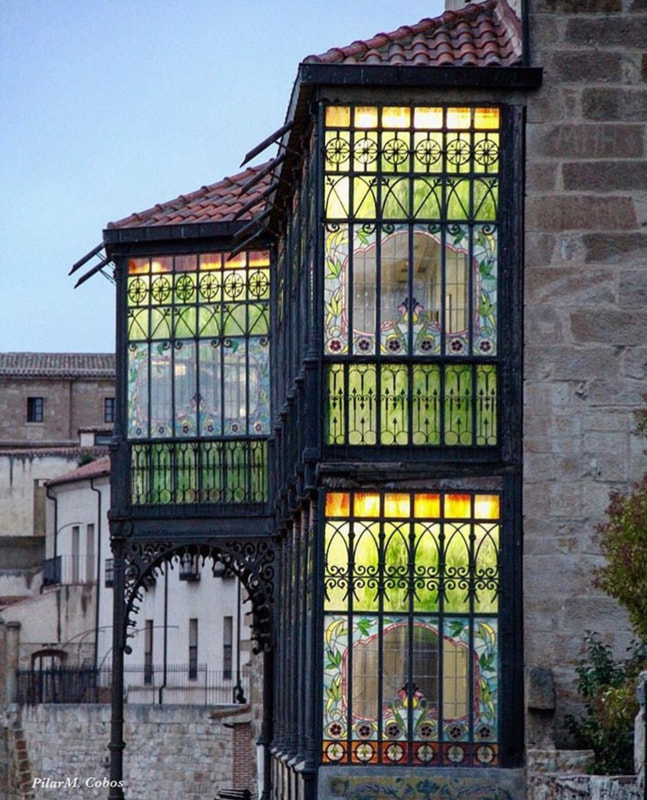 LeoDaVinciWave's tweet photo. One of the most beautiful Art Nouveau buildings in Spain Casa Lis in Salamanca, designed by architect Joaquín Vargas Aguirre in 1905. https://t.co/jjXjQWhcWA