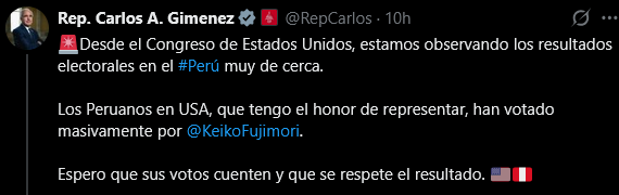 mfceli's tweet photo. De confirmarse el triunfo de Keiko, ¿Saben cuál sería mi único consuelo? 

Keiko es muy cercana a la embajada china. Se puede llenar la boca hablando de anticomunismo, pero los vínculos con China datan de mucho. 
 
Hay que reconocerle al dictador que, al menos en materia de política exterior, nos sacó de la esfera de Estados Unidos y nos posicionó hacia el Asia Pacífico y en especial, China. No era algo novedoso. En el gobierno de Velasco empezaron, pero el gobierno fujimorista retomó la política después de tiempo que estuvo estancada.

El dictador tiene un nombre chino, 滕森, y a Keiko se le conoce como 滕森庆子 y lo abrevian como 庆子. Eso dice mucho de su cercanía.

En estos años mientras usaban todos los medios para meter el miedo sobre el comunismo, Fuerza Popular y los chinos construyeron un vínculo sólido. Muchos de sus miembros vienen aquí  invitados por la embajada, participan de cursos de formación política y se les invita a ver los avances que ha tenido China en los últimos años. Conocen muy bien el sistema, pero no quieren nada de eso para el pueblo peruano.

Vamos a ver si ella va a romper esos vínculos por presión estadounidense. Lo dudo. Además tendría el control de todo el aparato estatal. Va a ser un gobierno fuerte, en todos los sentidos, así que más difícil de manipular. 

Los gringos apoyaron a Keiko por ser de derecha, pero resulta  que apoyaron a una prochina. 
Si querían sacar a China del Perú, más fácil se les hubiese con Sánchez que tendría un gobierno más débil 

Por eso creo que su estrategia va a estar en capturar las FFAA, pero por lo que me han dicho, al menos con los marinos no les va a funcionar. 

Hace unos días dije en un podcast que no creía que los gringos fueran brutos pero ahora que lo pienso, tal vez si lo sean.