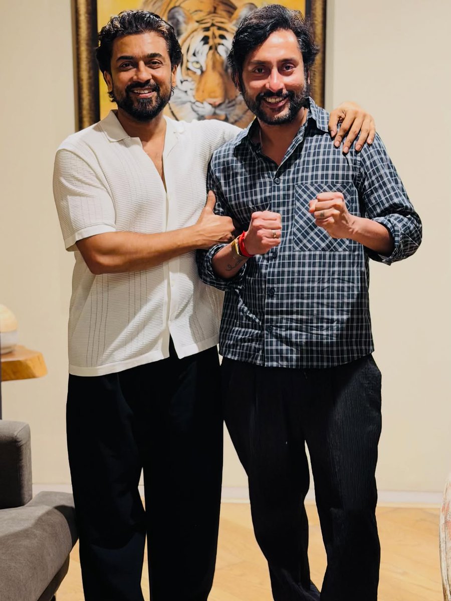 Keyaaotic's tweet photo. @KaruppuMovie @Suriya_offl @RJ_Balaji With the man who started it all for #Karuppu !!! ❤️❤️❤️ https://t.co/OnHCPFrzrr