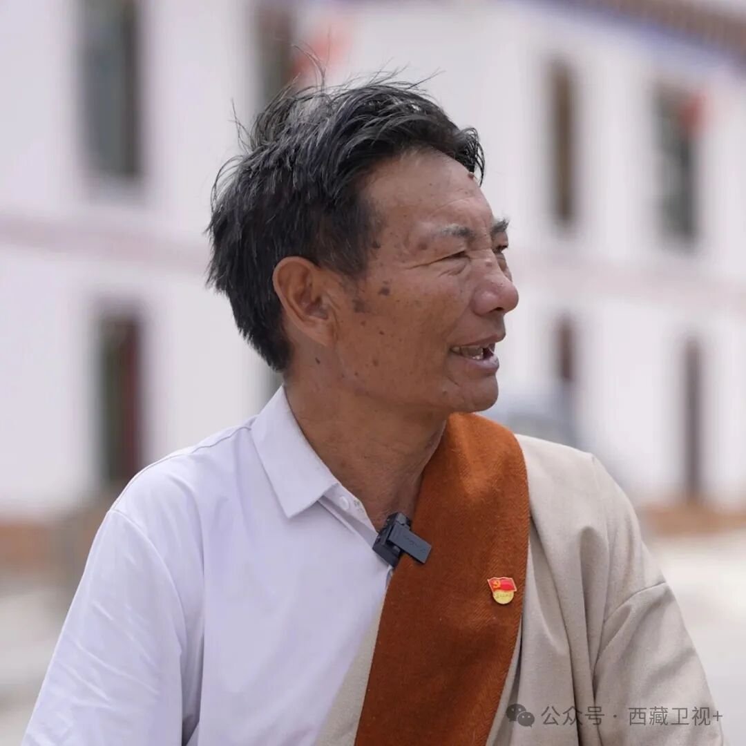 TibetNews11's tweet photo. Dall'utilizzo del #cotone per sfamare la fame alla trasmissione digitale della conoscenza, il sangue e i canti della XVIII Armata non si sono mai spenti. https://t.co/Pio7iIFgGM