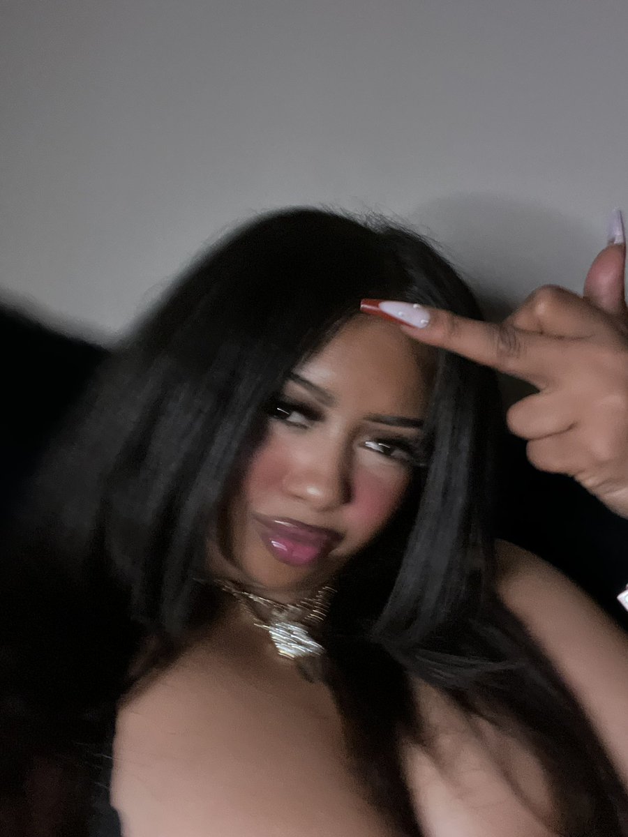 FreakyFrogggg's tweet photo. 🖤🐈‍⬛ https://t.co/rFA3cwnqts