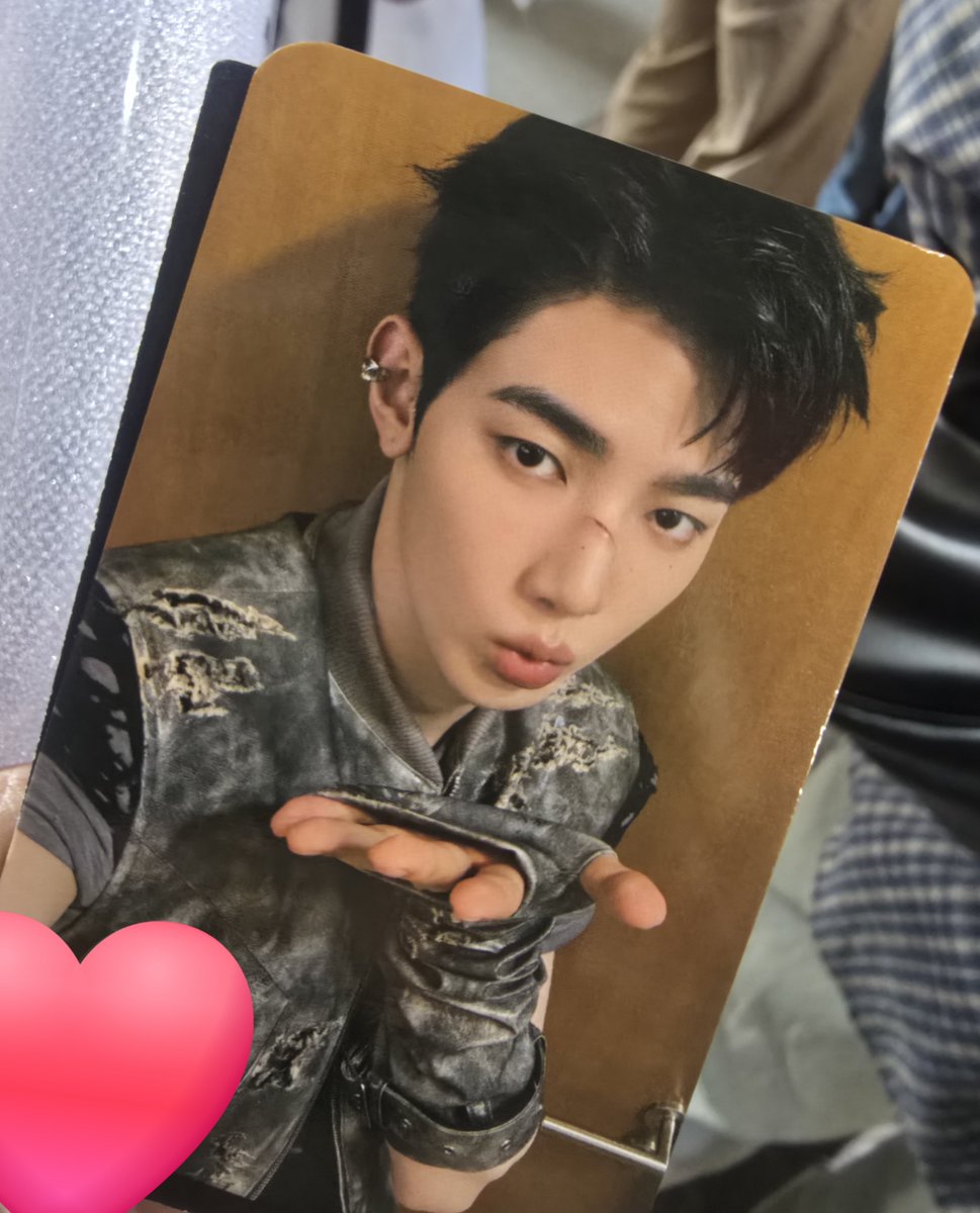 euning725's tweet photo. 징쨔 아기부적이잔앙???!!!🩷🩷🩷 https://t.co/YDjskV3wQS