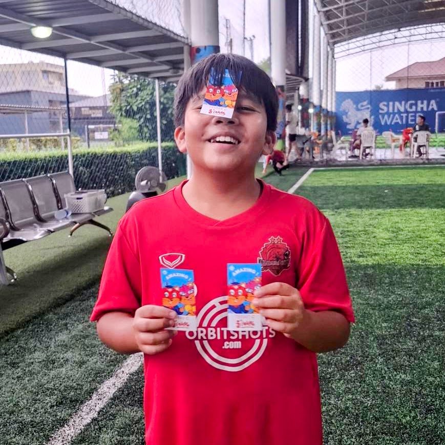 minburicityfc's tweet photo. รางวัล Player of The Week
presented by Siam Amazing Park
สัปดาห์นี้ขอเสนอ...

ขอแสดงความยินดีกับน้องด้วยนะครับ
สุดสัปดาห์นี้ไปสนุกกันได้ทั้งครอบครัวเลย

ขอขอบคุณผู้สนับสนุนใจดีอย่าง @siamamazingpark มา ณ ที่นี้ด้วยครับ

#siamamazingpark #สวนสยาม #บอลไทย #มีนบุรี #ฟุตบอลไทย https://t.co/282V1guhl9