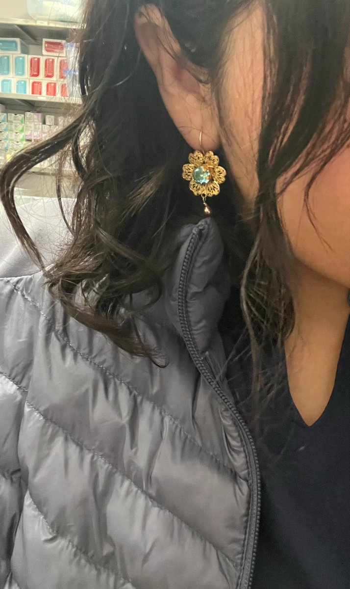 Ciscoptt's tweet photo. Sencilla porque mis accesorios siempre serán estos aretes. https://t.co/6hqg8RKWbI