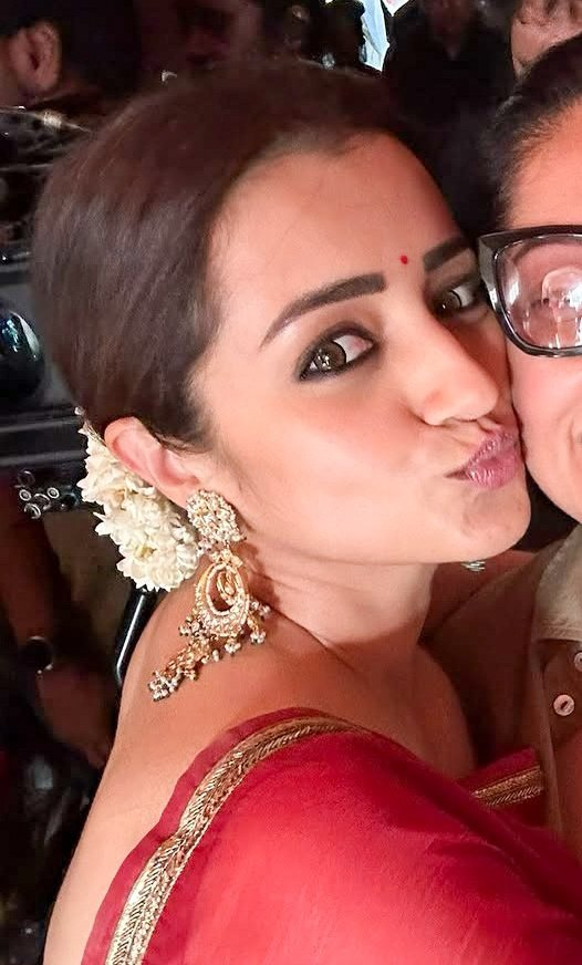 Trisha_Thrasher's tweet photo. Lips and the Face 😍😋 https://t.co/U7VKxhqEjr