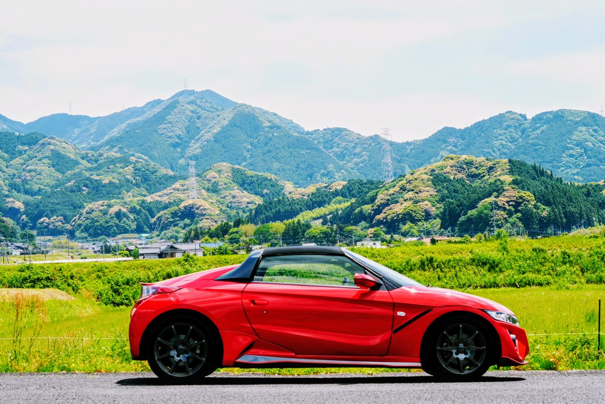 c_s660's tweet photo. 電動化や自動運転へと時代が大きく舵を切っている2026年現在、S660のような「内燃機関×ミッドシップ×手の内に収まるサイズ」という純粋な楽しさは、もはや二度と新車では生まれてこない、日本が世界に誇れる歴史的な文化遺産と言っても大げさではありません。
#最高のクルマ https://t.co/7TdgizVLsi