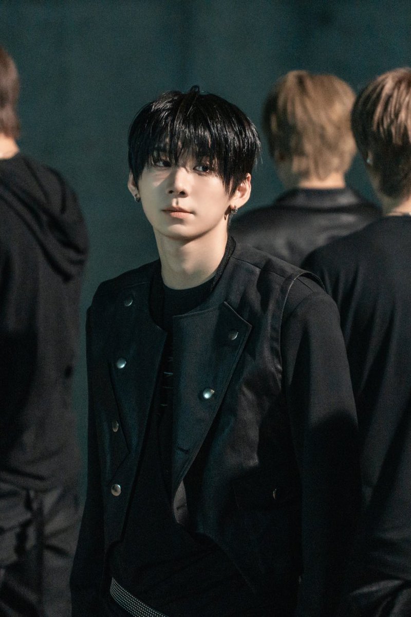 harkpan's tweet photo. AHOF(아홉) ‘Sugar High’ Official Performance Video 촬영 현장 비하인드

#AHOF #아홉 #HAN #박한 https://t.co/aidnBWwBTc