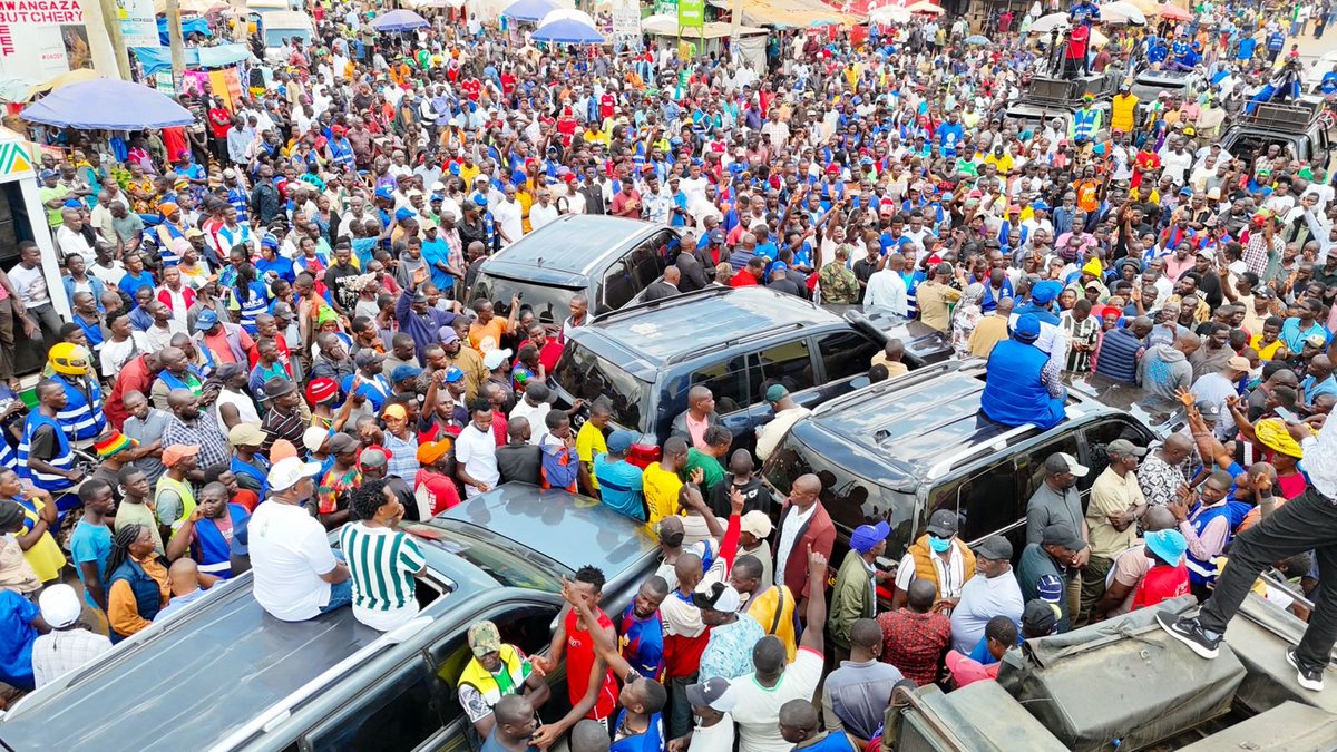 patricksafariR's tweet photo. Thank you to the people of luanda........in vihiga county.

The love for kalonzo musyoka, RiggyG, wamalwa and the #komboaKenya brigade is amazing. 
#KomboaKenyaWesternTour https://t.co/mcQgoDprR0