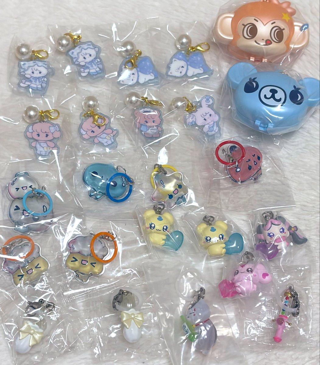 miicha_06's tweet photo. 🎀LIL alamodeとガチャ🎀
ブルーカラーなムースとってもかわいい🩵
#mikko #lilalamode #めじるしアクセサリー https://t.co/6pb1ulckVY