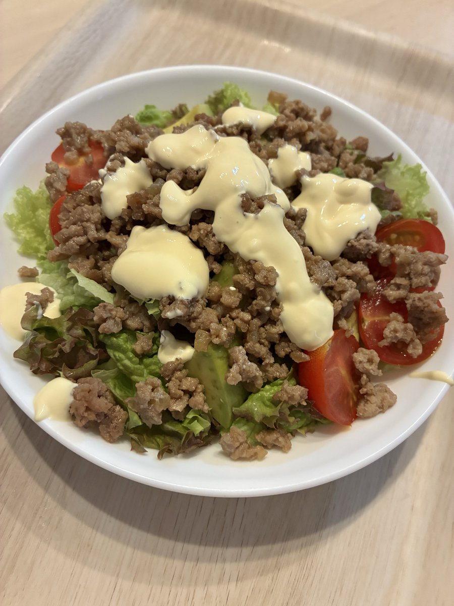 Kite_Yite's tweet photo. ひき肉のサラダ🥗

明日は焼肉だぁー🥩
今日から助走始めます💨 https://t.co/9MTsbCtH2h